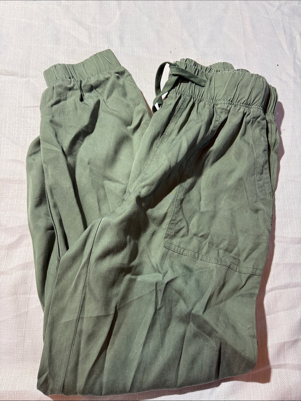 Universal Thread Women's Olive Green Drawstring Cargo Joggers